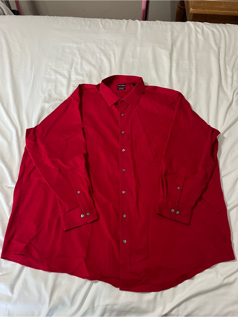 Van Heusen Men's Solid Red Long-Sleeve Dress Shirt